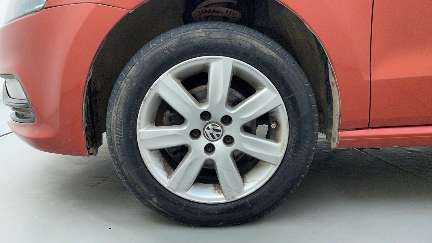 Used 2014 Volkswagen Polo Comfortline 1.2L (P) Petrol Manual tyres LEFT FRONT TYRE RIM VIEW