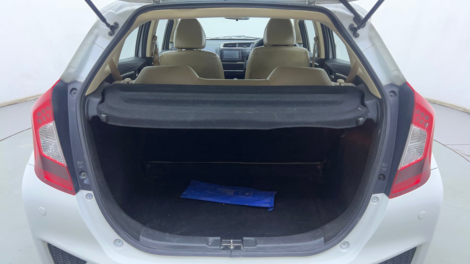 Used 2018 Honda Jazz VX CVT Petrol Petrol Automatic interior DICKY INSIDE VIEW
