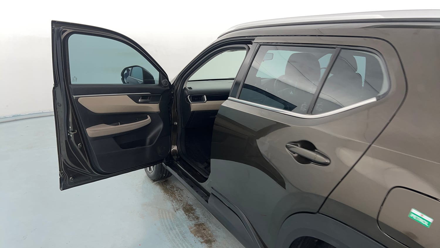 Used 2024 Honda Elevate VX CVT Petrol Automatic interior LEFT FRONT DOOR OPEN VIEW