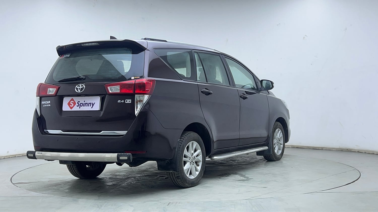 Used 2016 Toyota Innova Crysta 2.4 G 7 STR Diesel Manual exterior RIGHT REAR CORNER VIEW