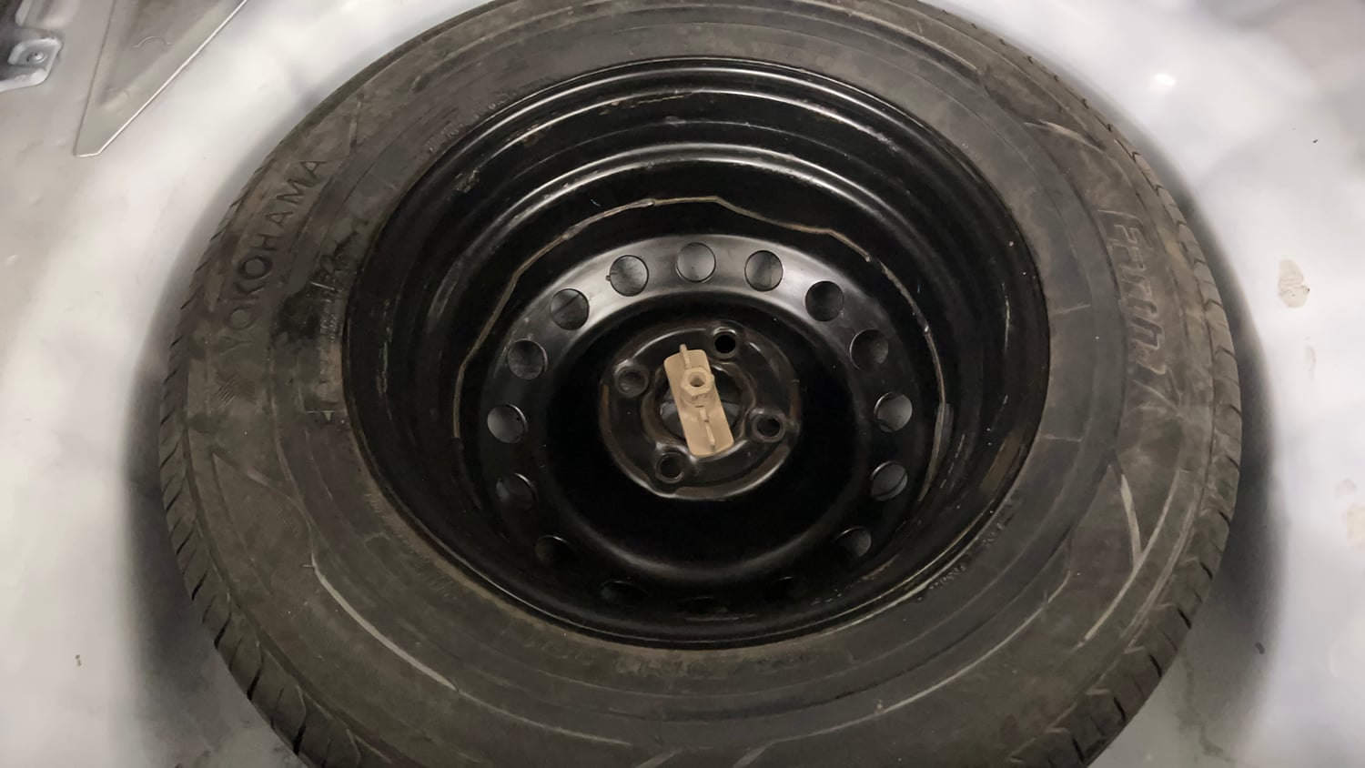 Used 2016 Hyundai Elite i20 Magna 1.2 Petrol Manual tyres SPARE TYRE VIEW