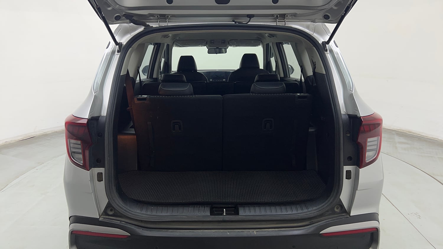 Used 2022 Kia Carens Prestige Plus 1.4 Petrol MT 7 STR Petrol Manual interior DICKY INSIDE VIEW