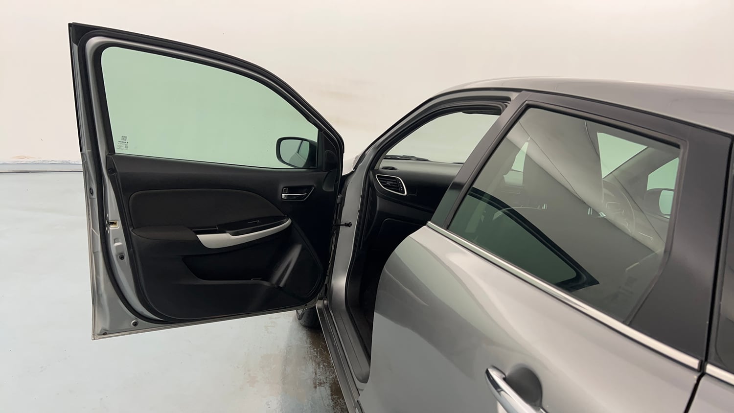 Used 2018 Maruti Suzuki Baleno Zeta 1.2 Petrol Manual interior LEFT FRONT DOOR OPEN VIEW