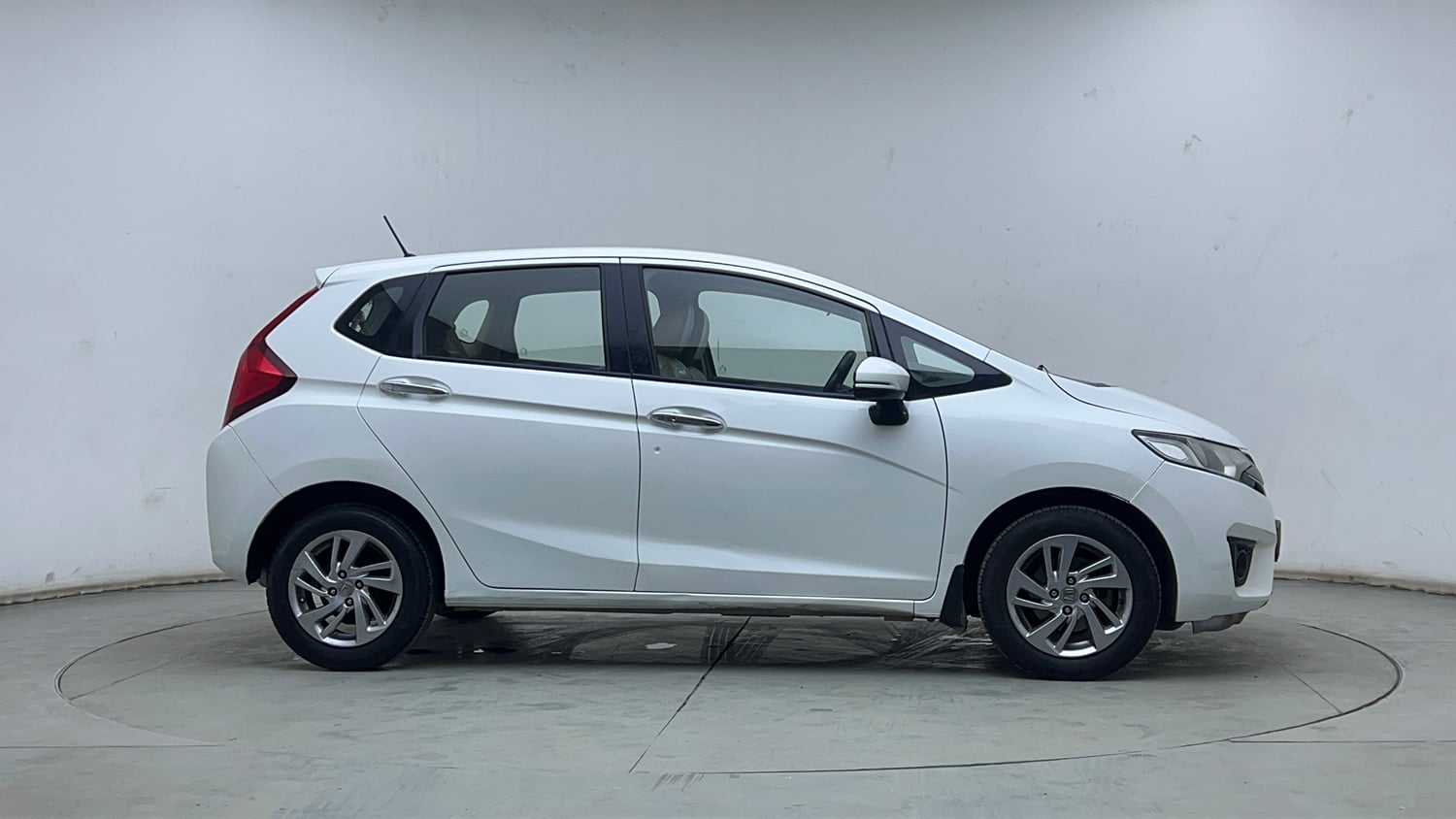 Used 2018 Honda Jazz VX CVT Petrol Petrol Automatic exterior RIGHT SIDE VIEW