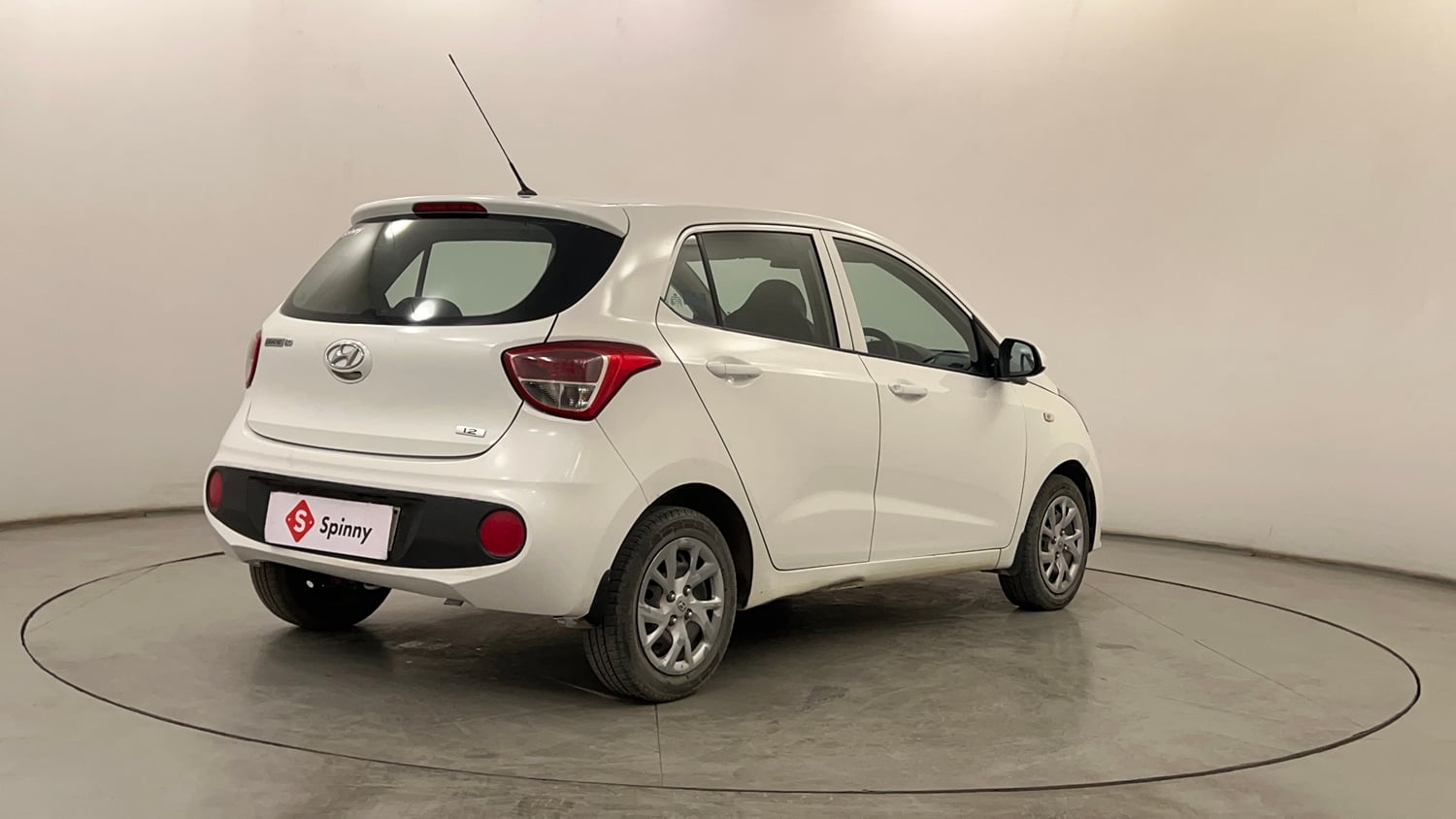 Used 2018 Hyundai Grand i10 Magna 1.2 Kappa VTVT Petrol Manual exterior RIGHT REAR CORNER VIEW