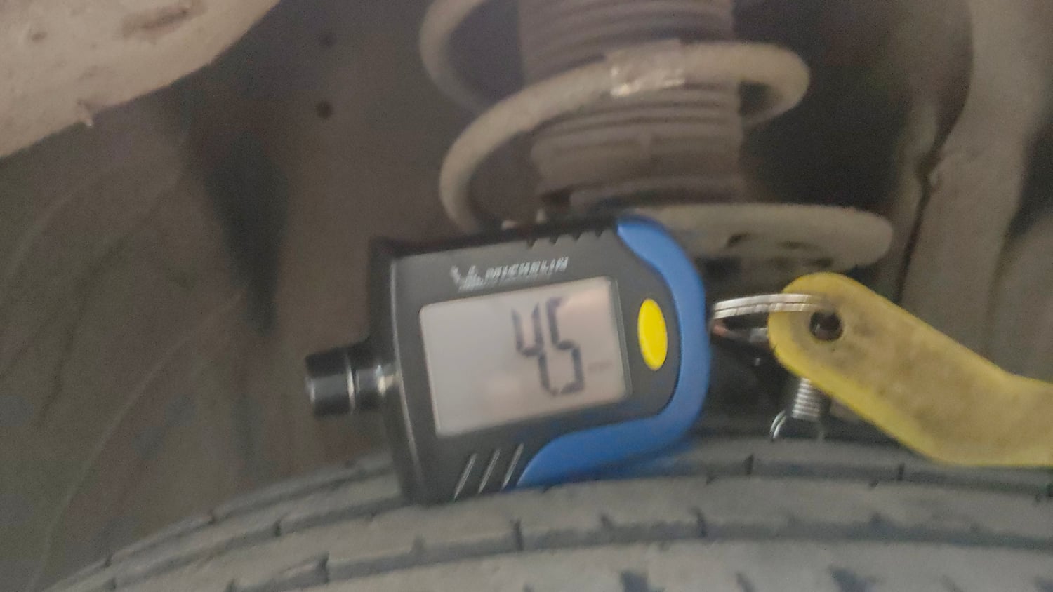 Used 2023 Maruti Suzuki Baleno Alpha AGS Petrol Automatic tyres RIGHT FRONT TYRE TREAD VIEW