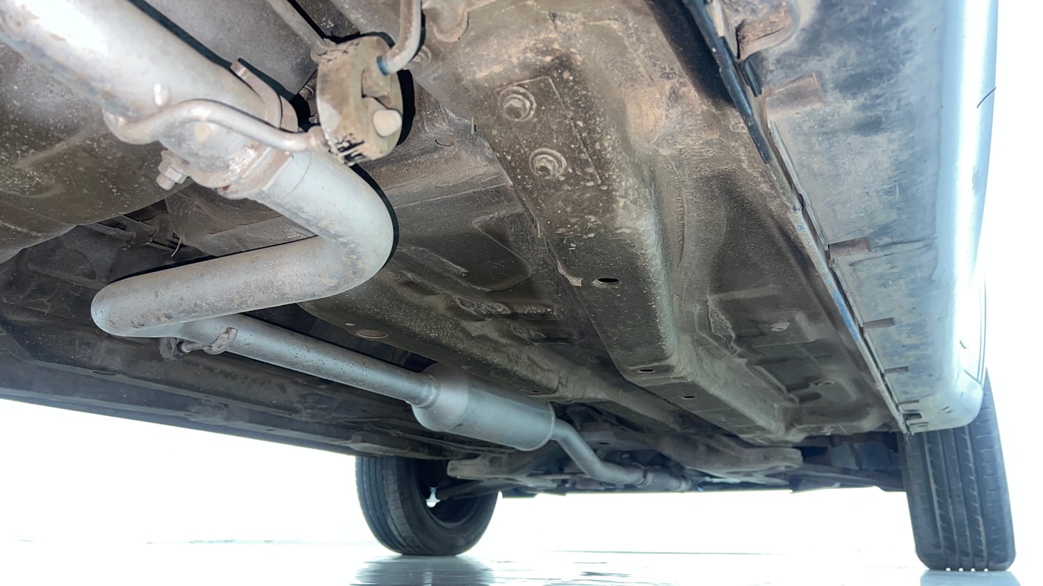 Used 2018 Tata Nexon XM Petrol Manual extra REAR RIGHT UNDERBODY VIEW