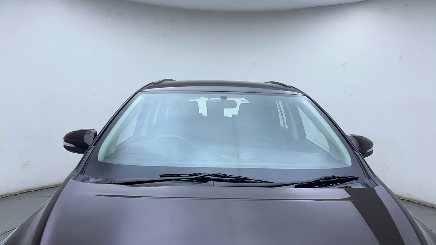 Used 2016 Toyota Innova Crysta 2.4 G 7 STR Diesel Manual exterior FRONT WINDSHIELD VIEW