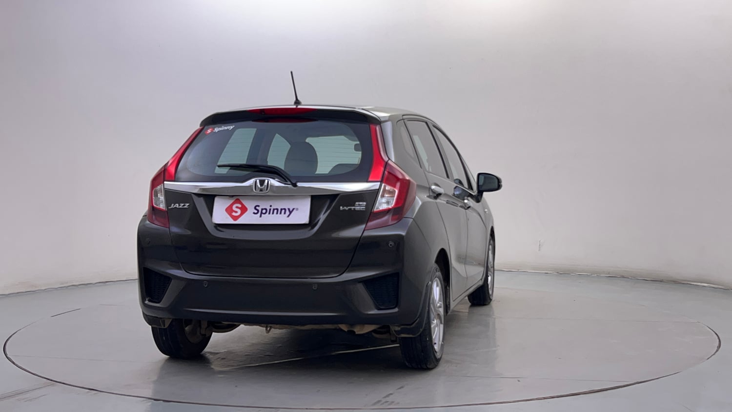 Used 2018 Honda Jazz V CVT Petrol Petrol Automatic exterior RIGHT REAR CORNER VIEW