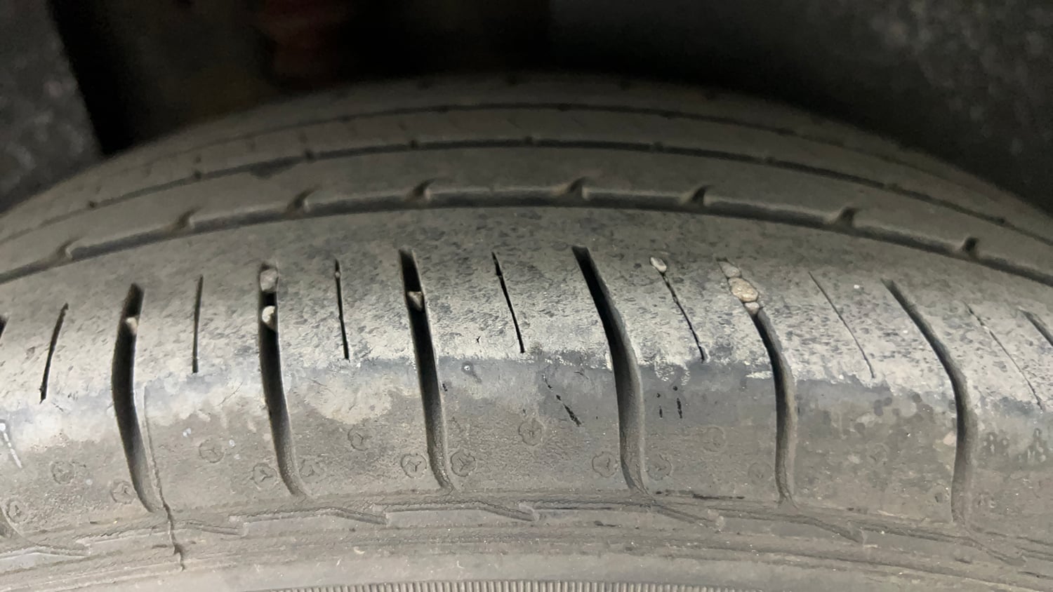 Used 2022 Kia Seltos GTX Plus 1.4 DCT Petrol Automatic tyres RIGHT REAR TYRE TREAD VIEW