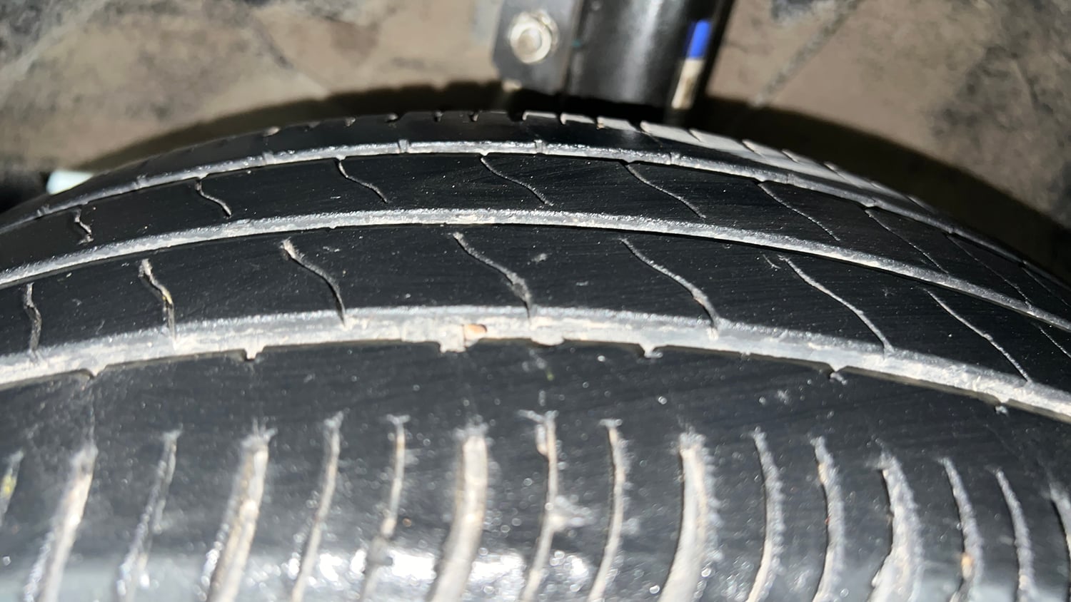 Used 2021 Maruti Suzuki Baleno Delta Petrol Manual tyres LEFT FRONT TYRE TREAD VIEW