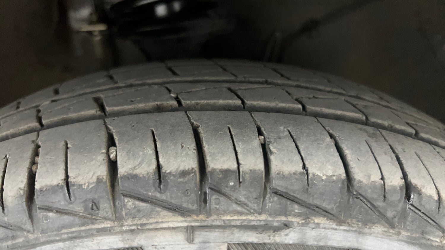 Used 2022 Maruti Suzuki Alto 800 VXi Petrol Manual tyres RIGHT FRONT TYRE TREAD VIEW
