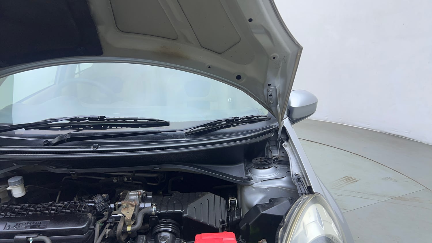 Used 2013 Honda Amaze 1.2 S i-VTEC Petrol Manual engine ENGINE LEFT SIDE HINGE & APRON VIEW
