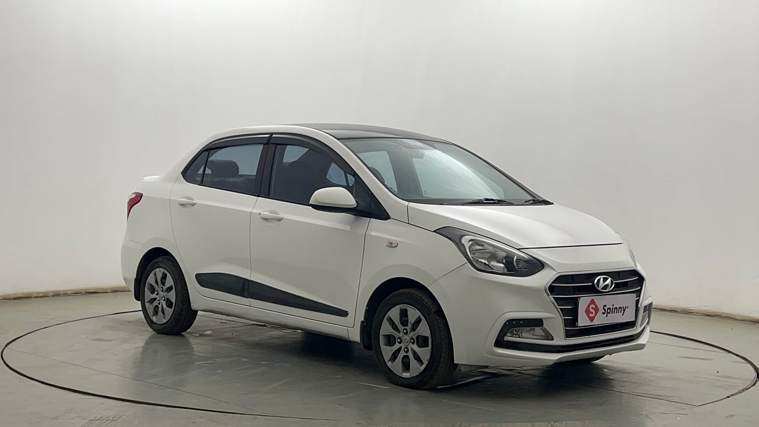 Used 2020 Hyundai Xcent S Petrol Manual exterior RIGHT FRONT CORNER VIEW