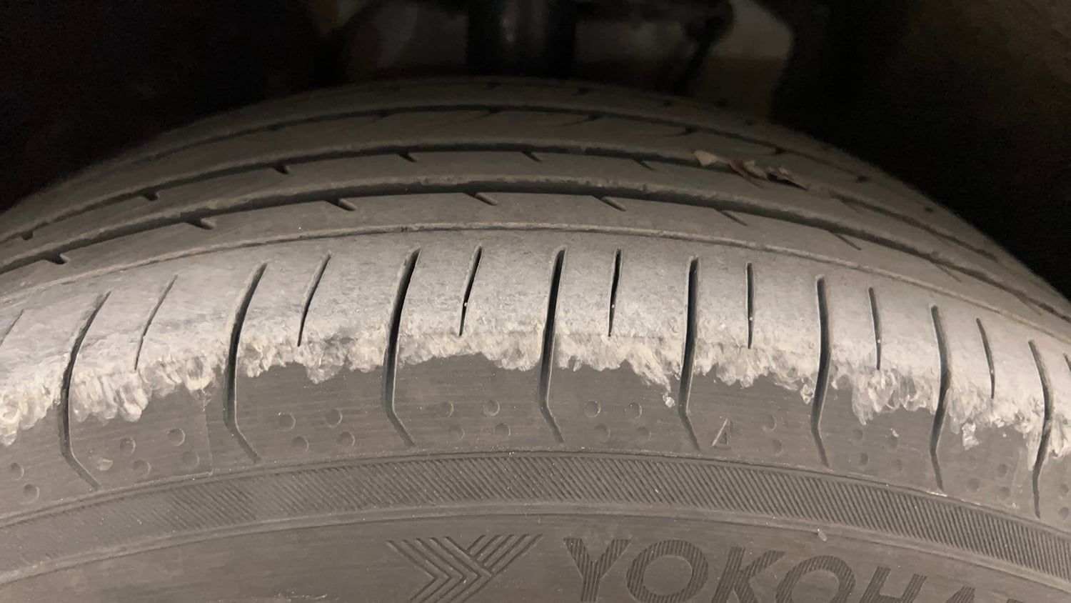 Used 2024 Mahindra XUV700 AX7 Diesel MT 7 STR Diesel Manual tyres LEFT FRONT TYRE TREAD VIEW