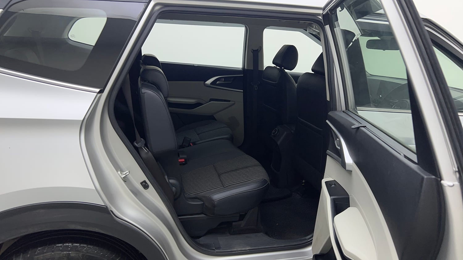 Used 2022 Kia Carens Prestige Plus 1.4 Petrol MT 7 STR Petrol Manual interior RIGHT SIDE REAR DOOR CABIN VIEW
