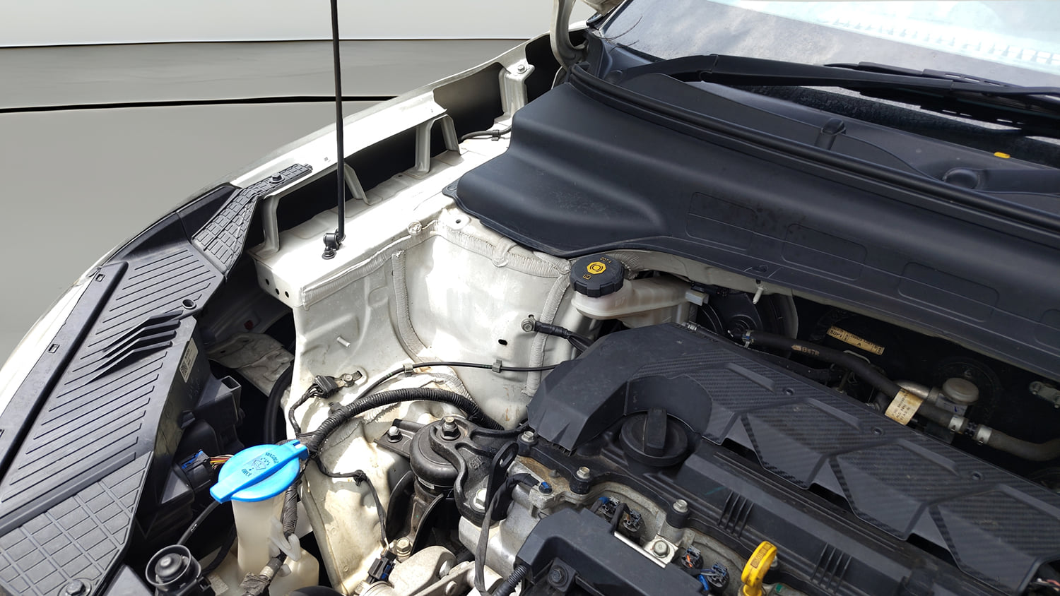 Used 2023 Hyundai Creta S Plus 1.5 Petrol Knight Petrol Manual engine ENGINE RIGHT SIDE HINGE & APRON VIEW