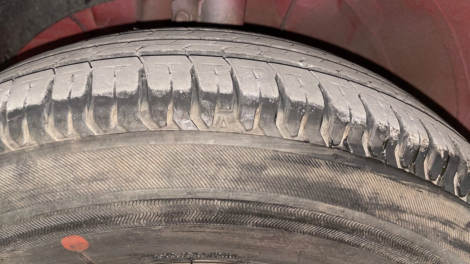 Used 2020 Maruti Suzuki Swift VXi Petrol Manual tyres LEFT FRONT TYRE TREAD VIEW