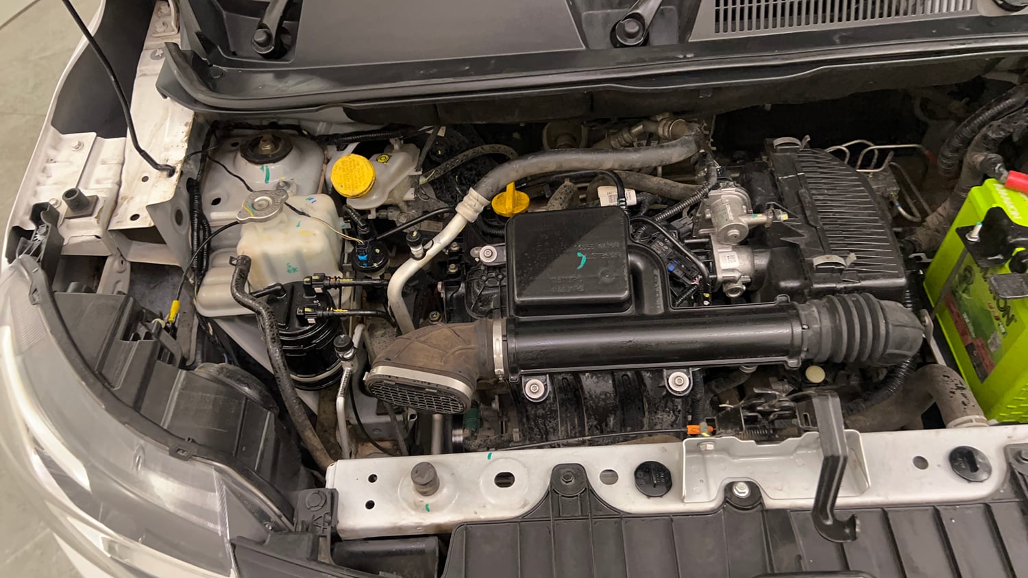 Used 2023 Renault Triber RXZ Petrol Manual engine ENGINE RIGHT SIDE VIEW
