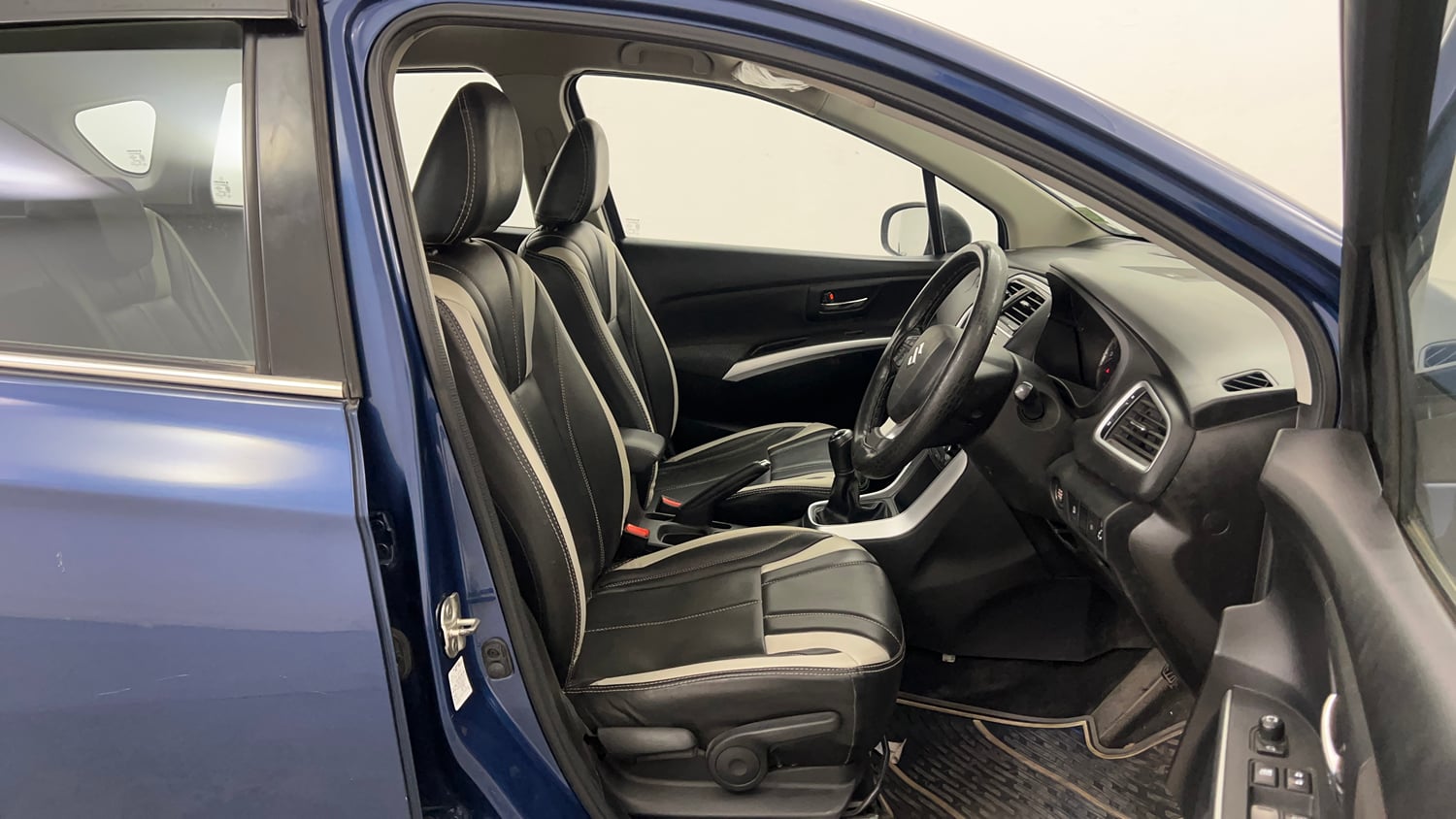 Used 2021 Maruti Suzuki S-Cross Zeta Petrol Manual interior RIGHT SIDE FRONT DOOR CABIN VIEW