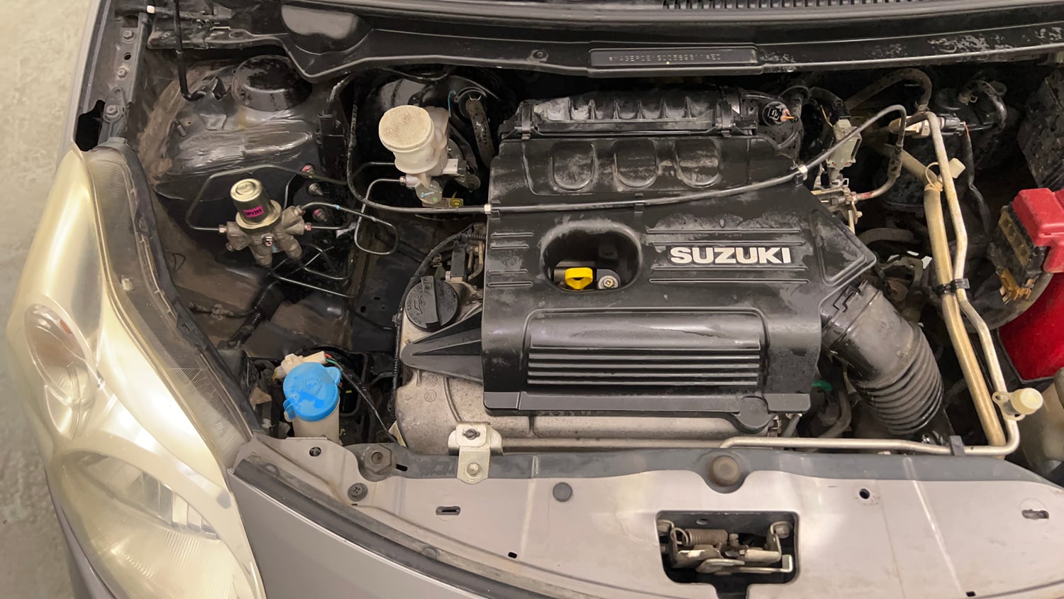 Used 2013 Maruti Suzuki A-Star VXI Petrol Manual engine ENGINE RIGHT SIDE VIEW