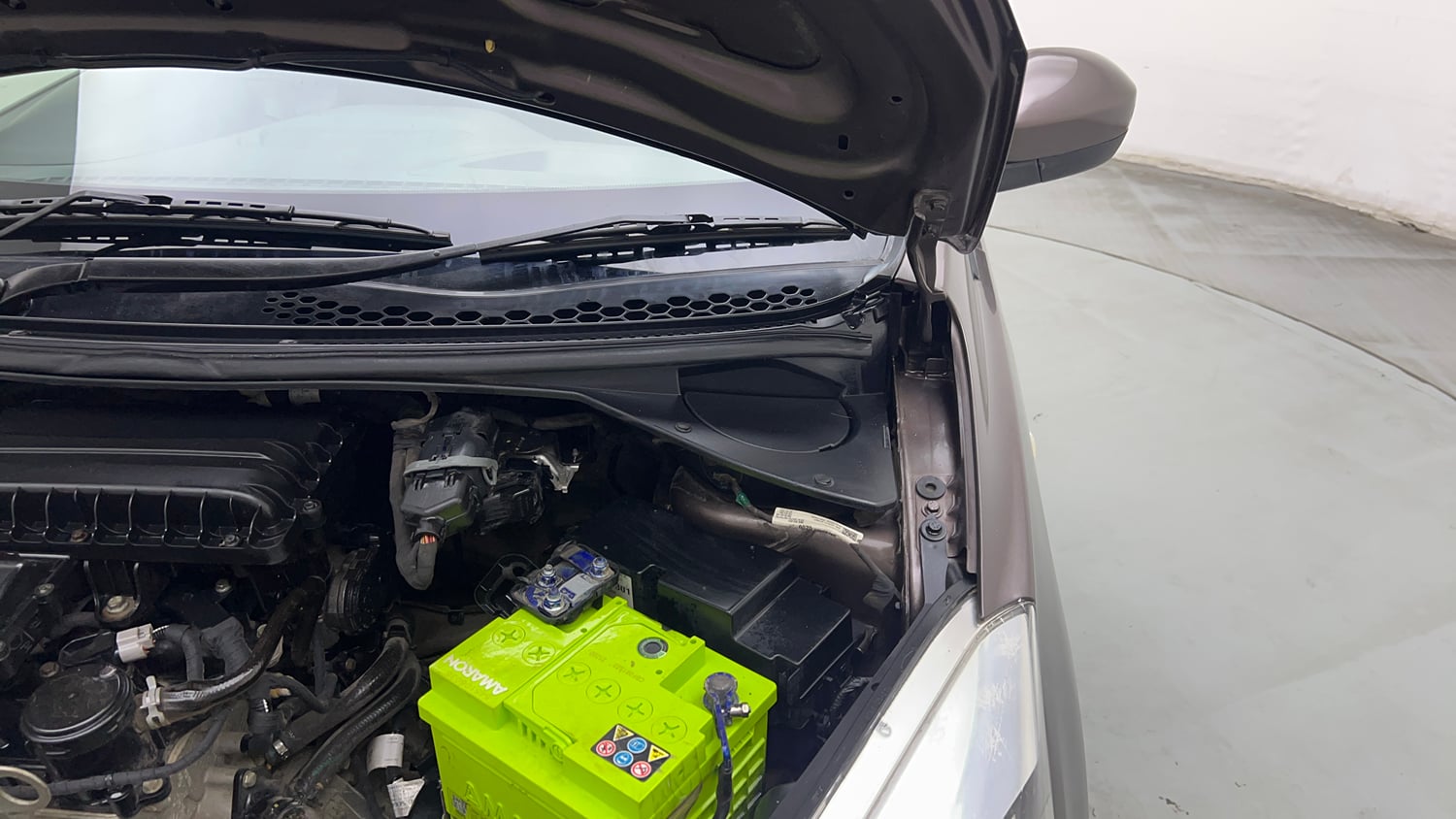 Used 2019 Tata Tiago Revotron XT Petrol Manual engine ENGINE LEFT SIDE HINGE & APRON VIEW