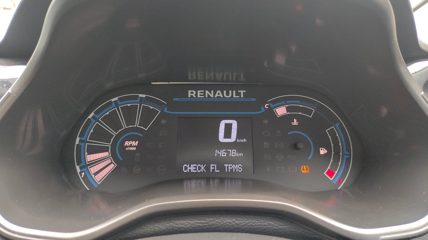 Used 2024 Renault Kiger RXE Petrol Manual interior CLUSTERMETER VIEW