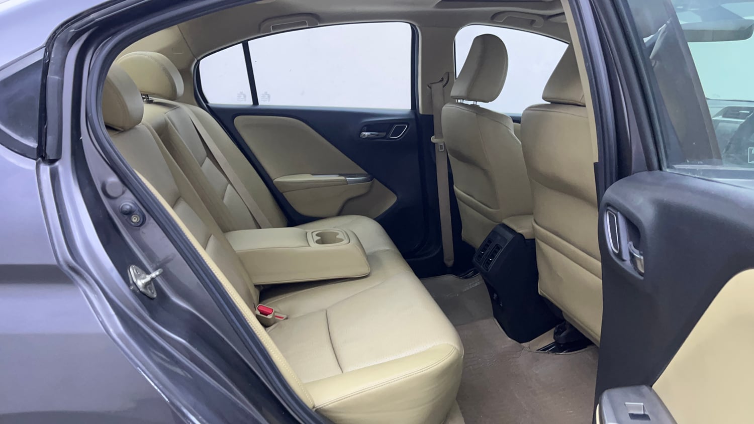 Used 2017 Honda City ZX CVT Petrol Petrol Automatic interior RIGHT SIDE REAR DOOR CABIN VIEW