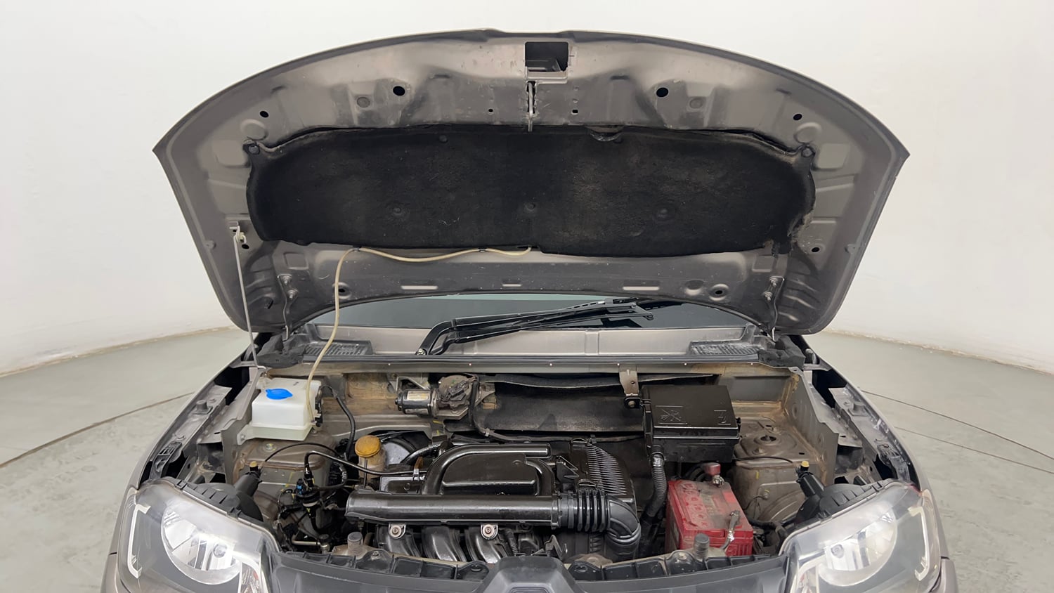 Used 2019 Renault Kwid RXL Petrol Manual engine ENGINE & BONNET OPEN FRONT VIEW