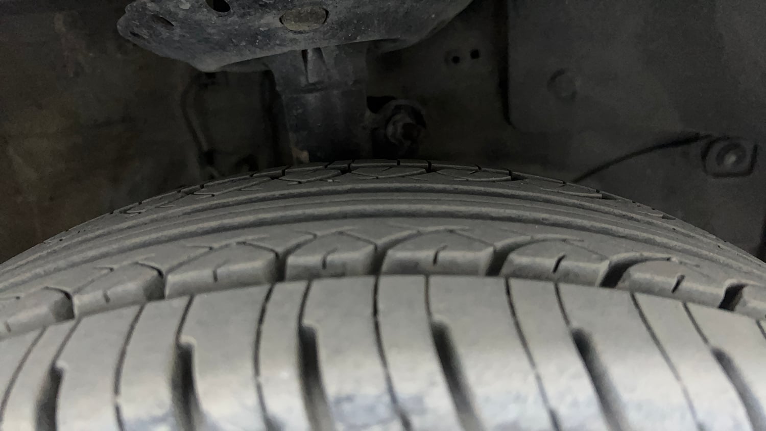 Used 2018 Honda Amaze 1.5 SX i-DTEC Diesel Manual tyres RIGHT FRONT TYRE TREAD VIEW