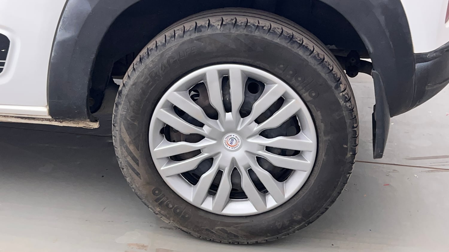 Used 2022 Renault Kwid RXT 1.0 (O) Petrol Manual tyres LEFT REAR TYRE RIM VIEW
