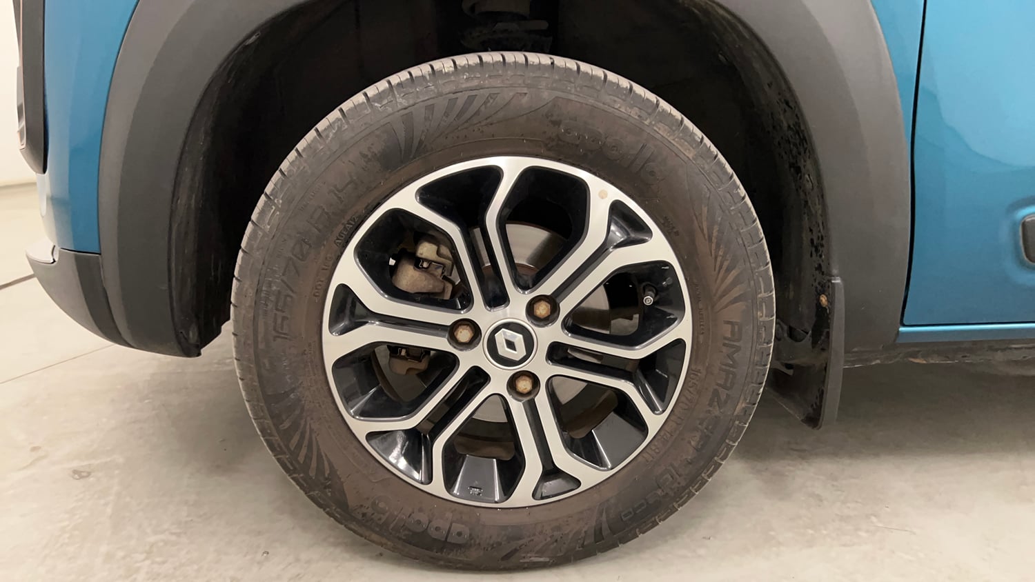 Used 2020 Renault Kwid CLIMBER 1.0 Opt Petrol Manual tyres LEFT FRONT TYRE RIM VIEW