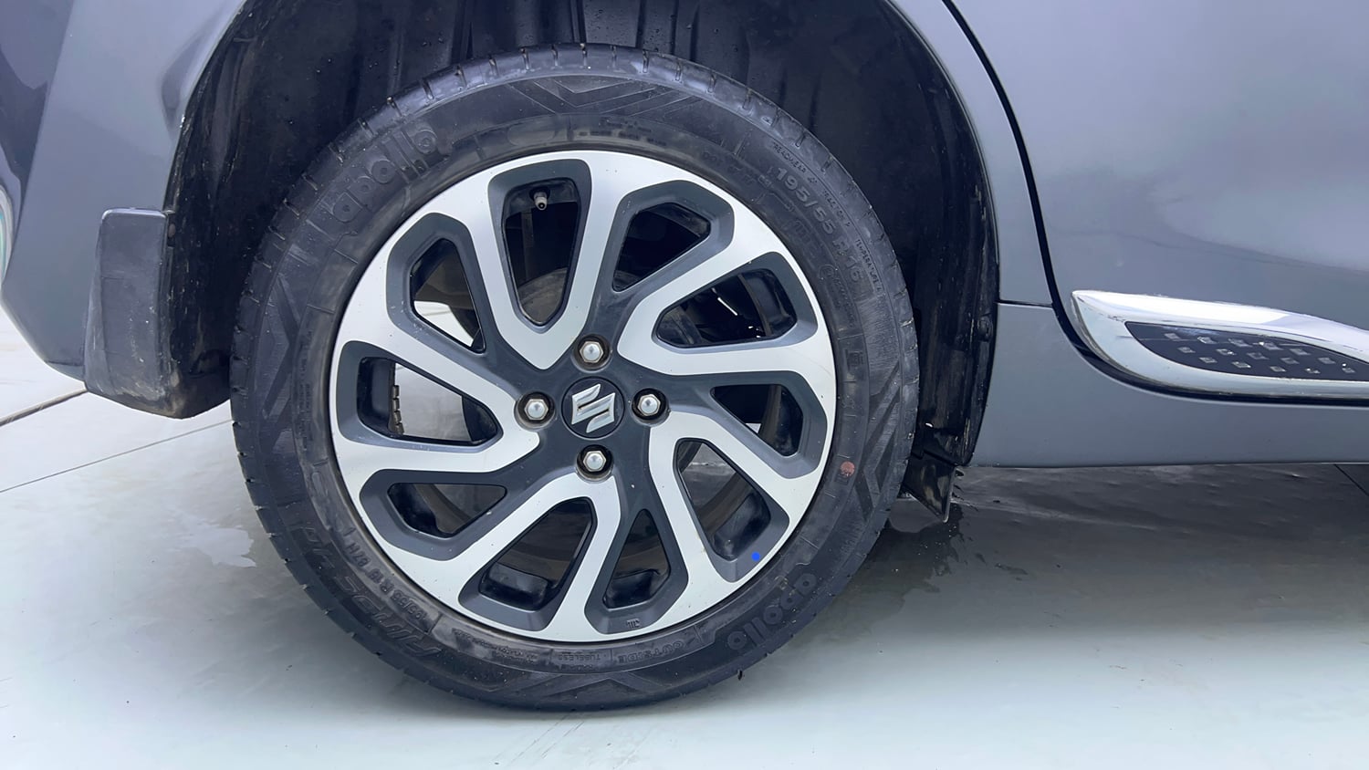 Used 2022 Maruti Suzuki Baleno Alpha MT Petrol Manual tyres RIGHT REAR TYRE RIM VIEW