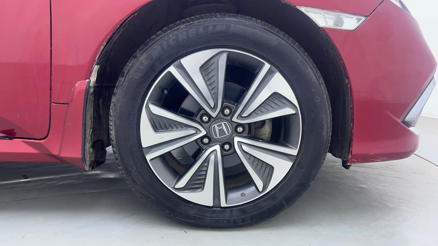 Used 2019 Honda Civic ZX CVT Petrol Petrol Automatic tyres RIGHT FRONT TYRE RIM VIEW
