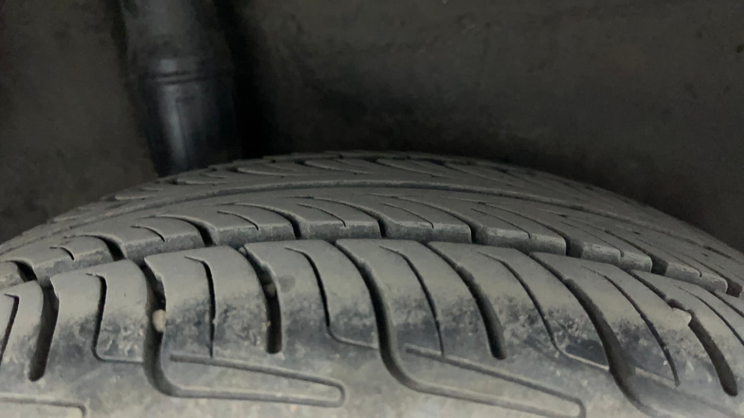 Used 2017 Honda City ZX CVT Petrol Petrol Automatic tyres RIGHT REAR TYRE TREAD VIEW