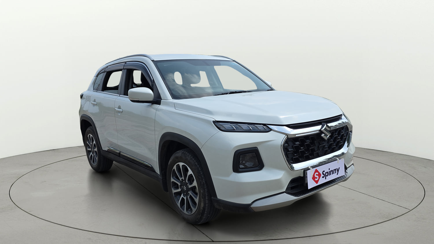 Used 2023 Maruti Suzuki Grand Vitara Zeta Smart Hybrid Petrol Manual exterior RIGHT FRONT CORNER VIEW
