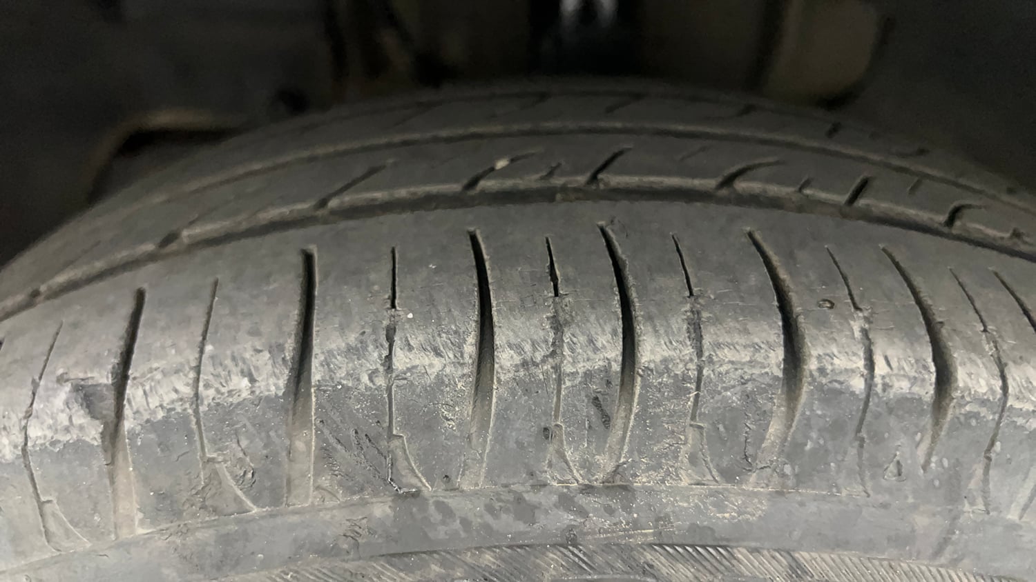 Used 2018 Tata Tiago Revotron XZ Petrol Manual tyres LEFT FRONT TYRE TREAD VIEW