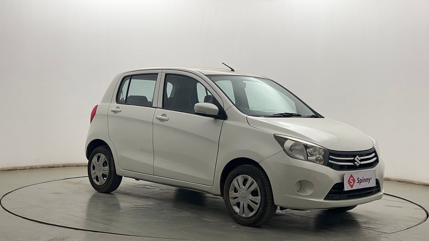Used 2015 Maruti Suzuki Celerio ZXi AMT Petrol Automatic exterior RIGHT FRONT CORNER VIEW