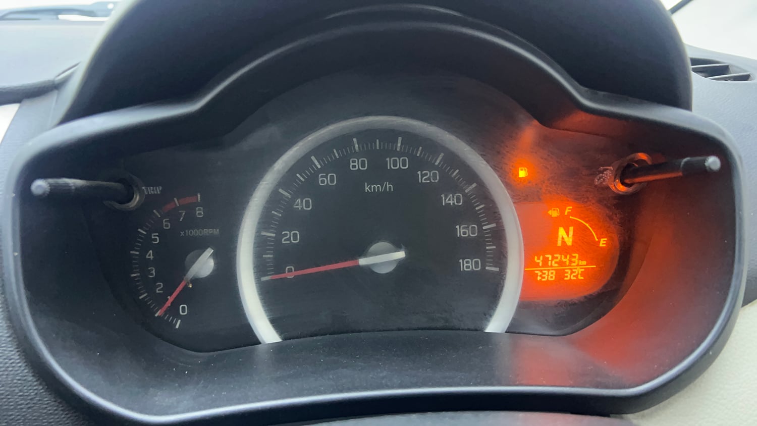 Used 2014 Maruti Suzuki Celerio VXi AMT Petrol Automatic interior CLUSTERMETER VIEW