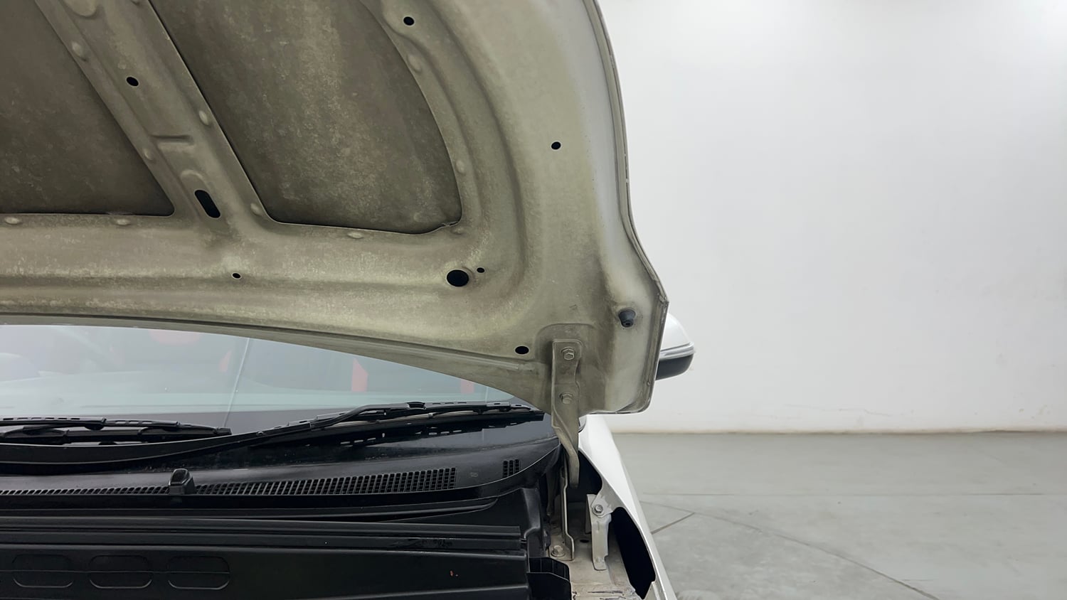 Used 2017 Hyundai Creta SX Plus 1.6 CRDI Diesel Manual engine ENGINE LEFT SIDE HINGE & APRON VIEW