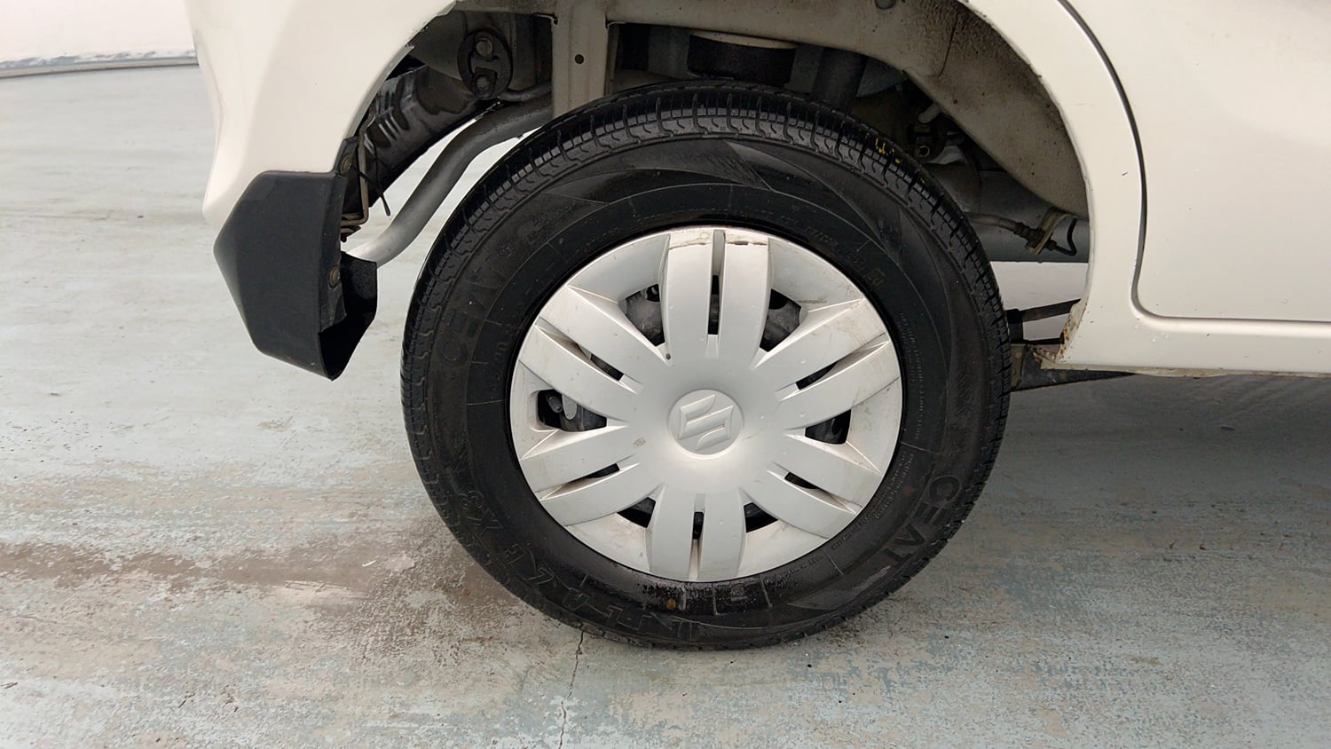 Used 2019 Maruti Suzuki Alto 800 LXi (O) Petrol Manual tyres RIGHT REAR TYRE RIM VIEW