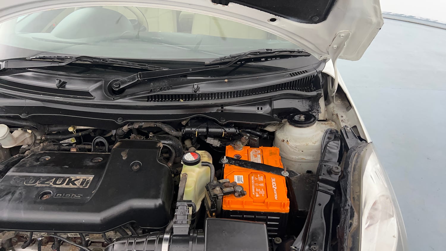 Used 2016 Maruti Suzuki Swift Dzire VDI Diesel Manual engine ENGINE LEFT SIDE HINGE & APRON VIEW