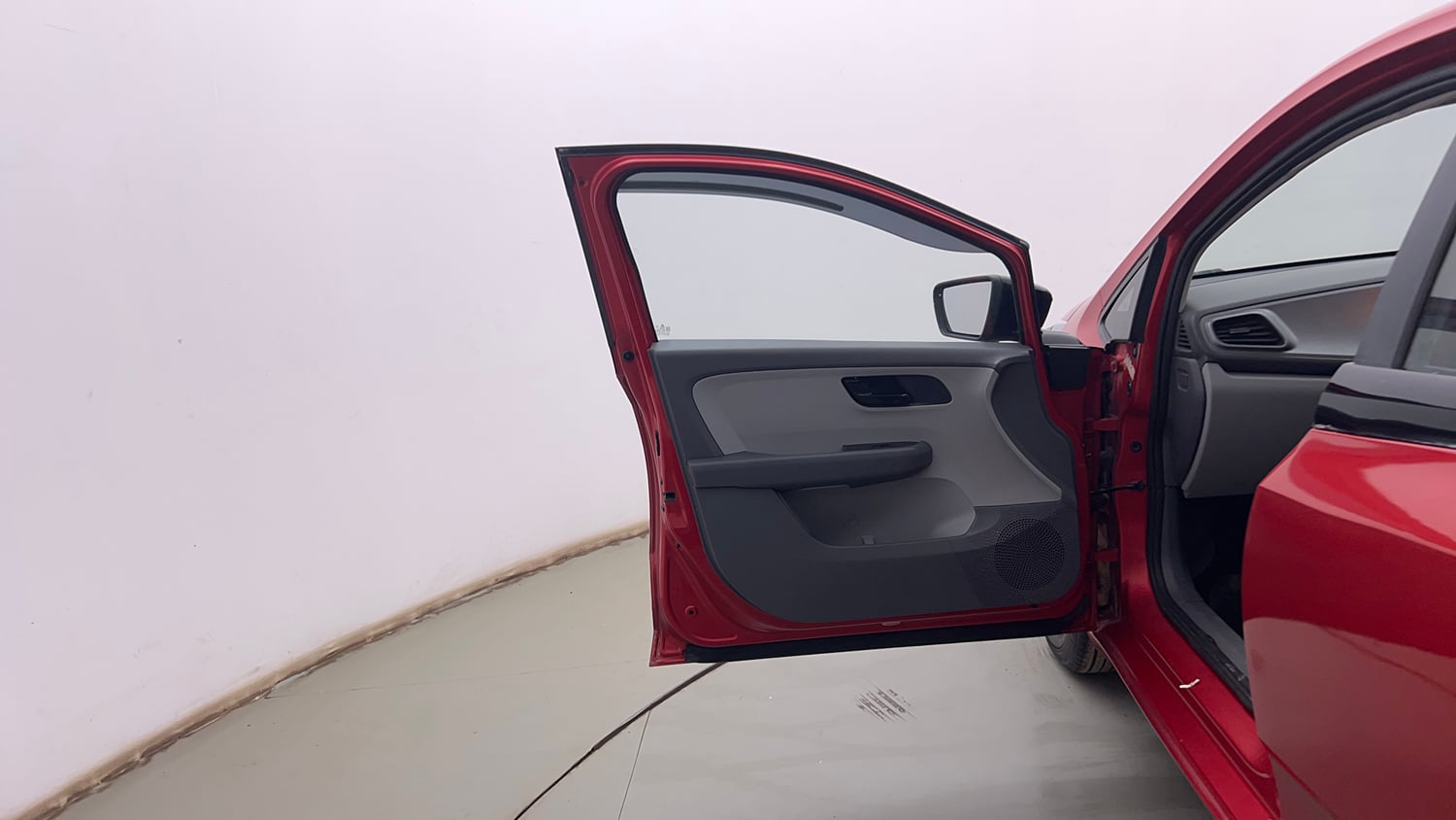 Used 2020 Tata Altroz XE Petrol Petrol Manual interior LEFT FRONT DOOR OPEN VIEW