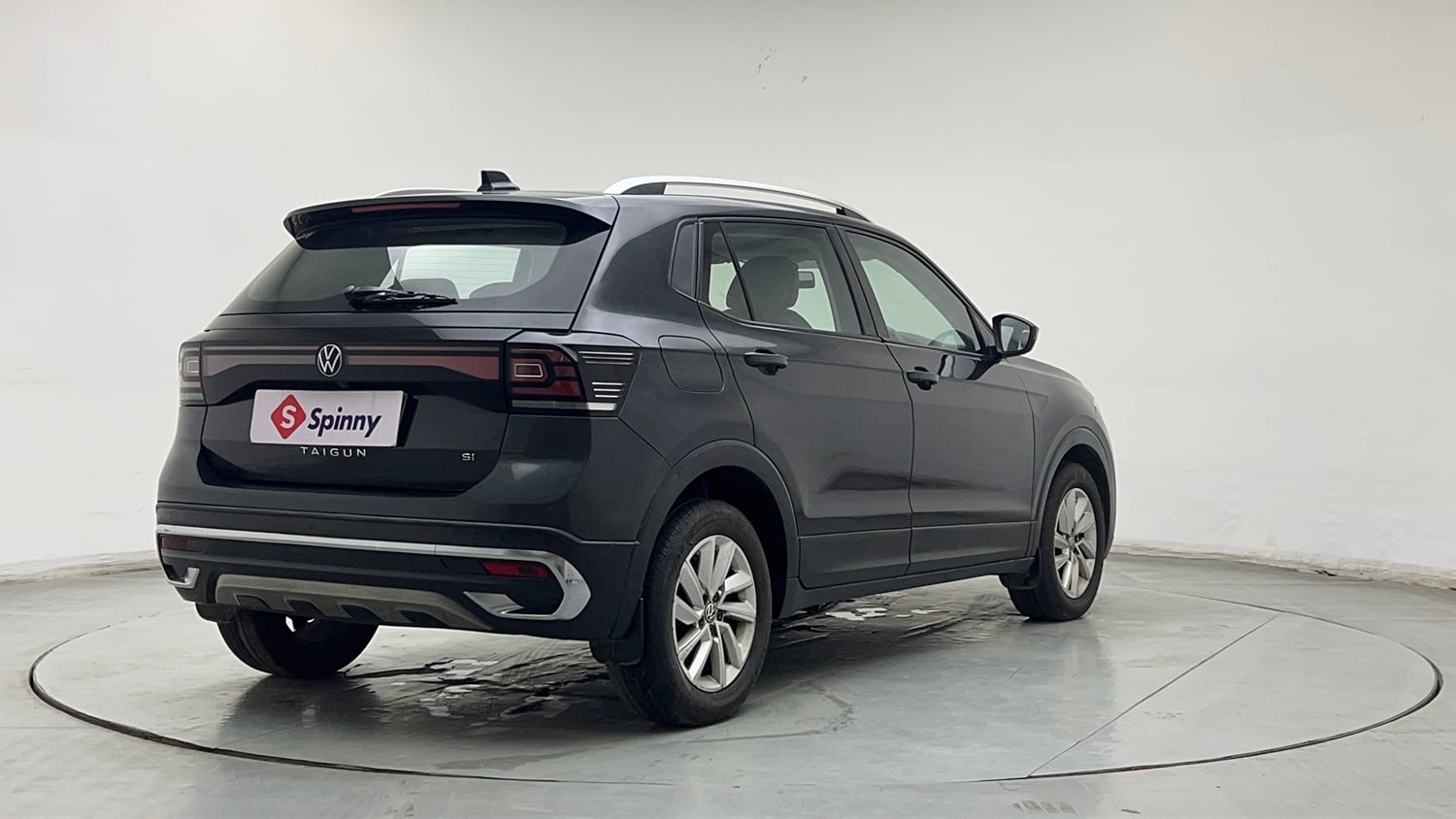 Used 2022 Volkswagen Taigun Highline 1.0 TSI AT Petrol Automatic exterior RIGHT REAR CORNER VIEW