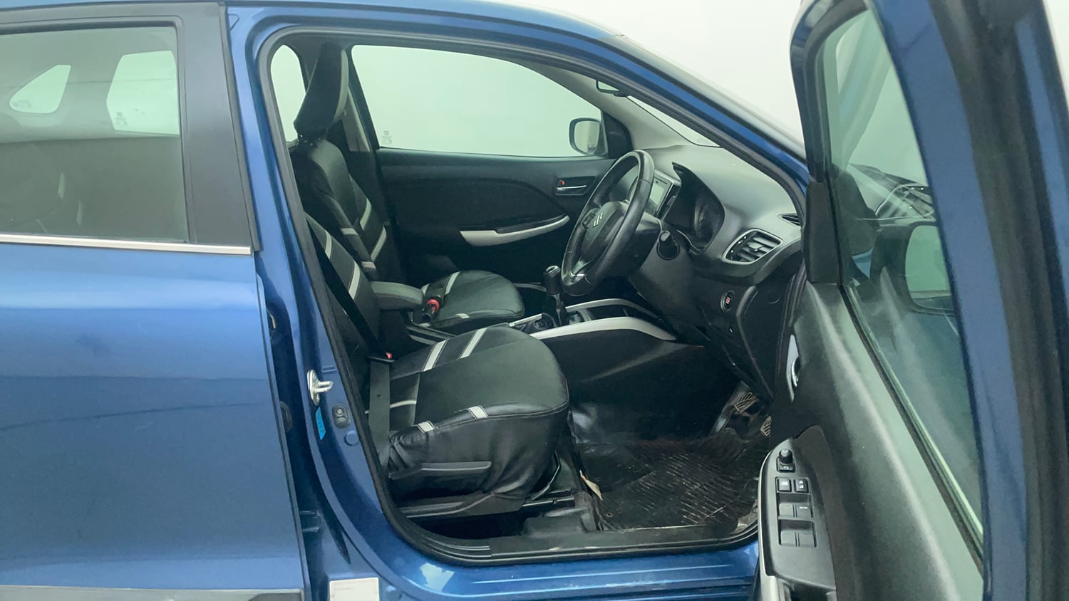 Used 2016 Maruti Suzuki Baleno Alpha 1.2 Petrol Manual interior RIGHT SIDE FRONT DOOR CABIN VIEW