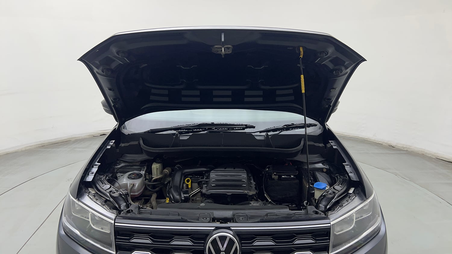 Used 2022 Volkswagen Taigun Highline 1.0 TSI AT Petrol Automatic engine ENGINE & BONNET OPEN FRONT VIEW
