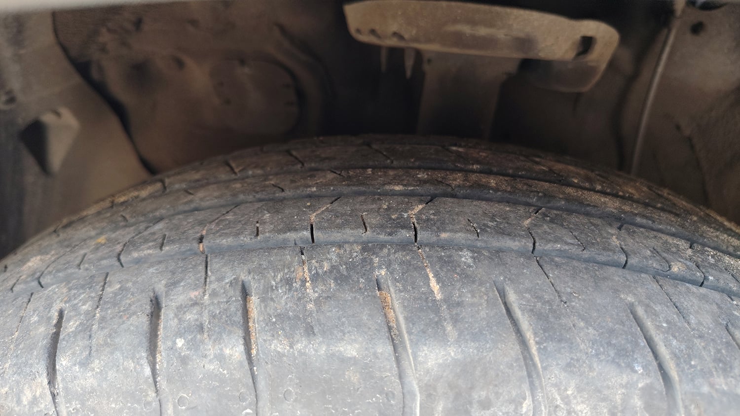 Used 2023 Hyundai Creta S Plus 1.5 Petrol Knight Petrol Manual tyres LEFT FRONT TYRE TREAD VIEW