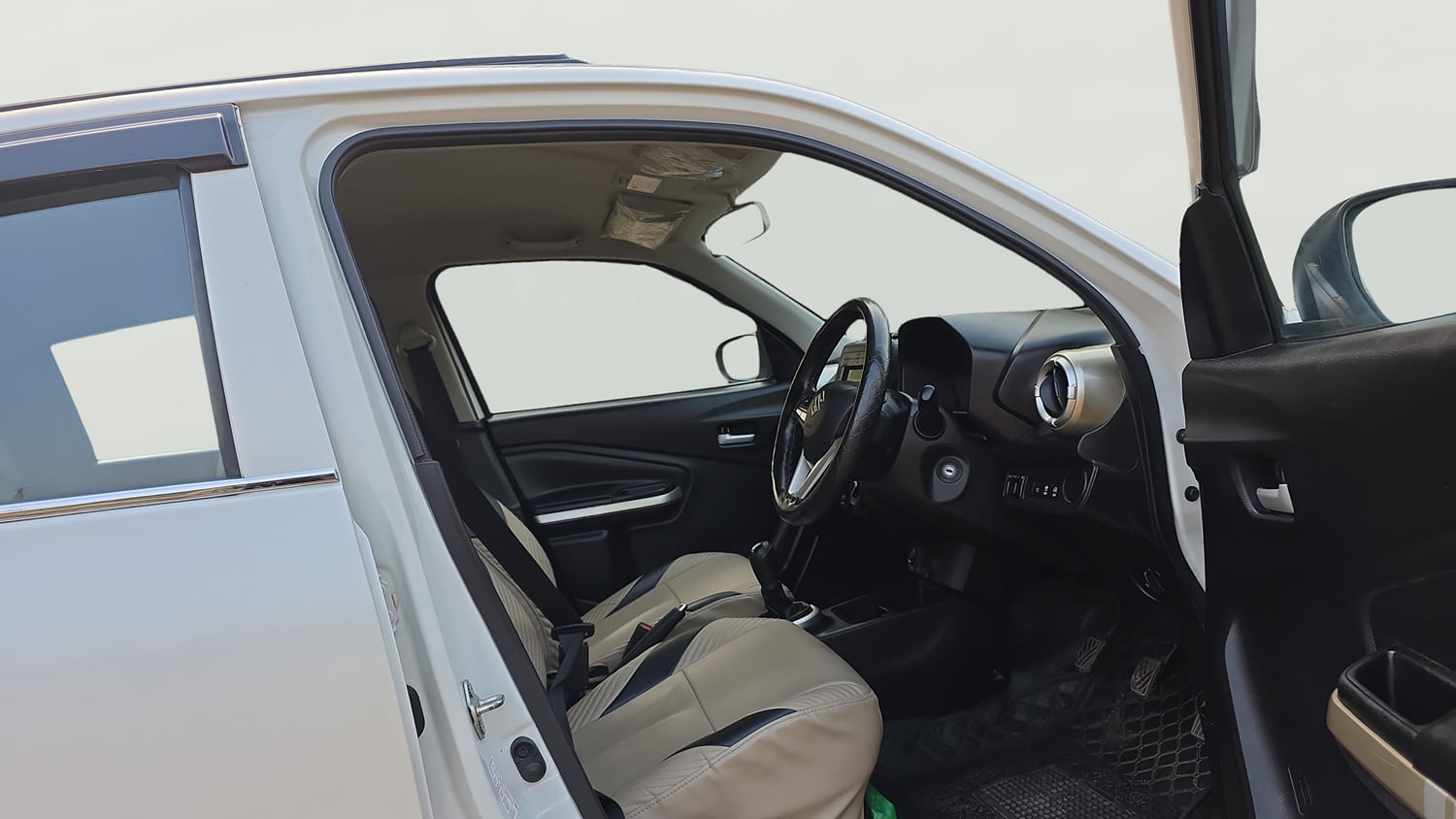 Used 2023 Maruti Suzuki Celerio ZXi Petrol Manual interior RIGHT SIDE FRONT DOOR CABIN VIEW