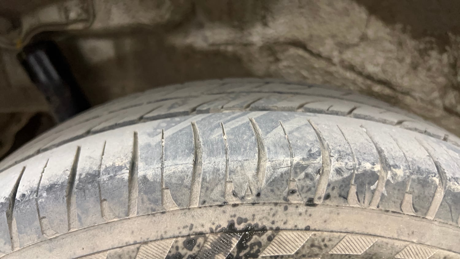 Used 2015 Maruti Suzuki Wagon R VXI Petrol Manual tyres RIGHT REAR TYRE TREAD VIEW