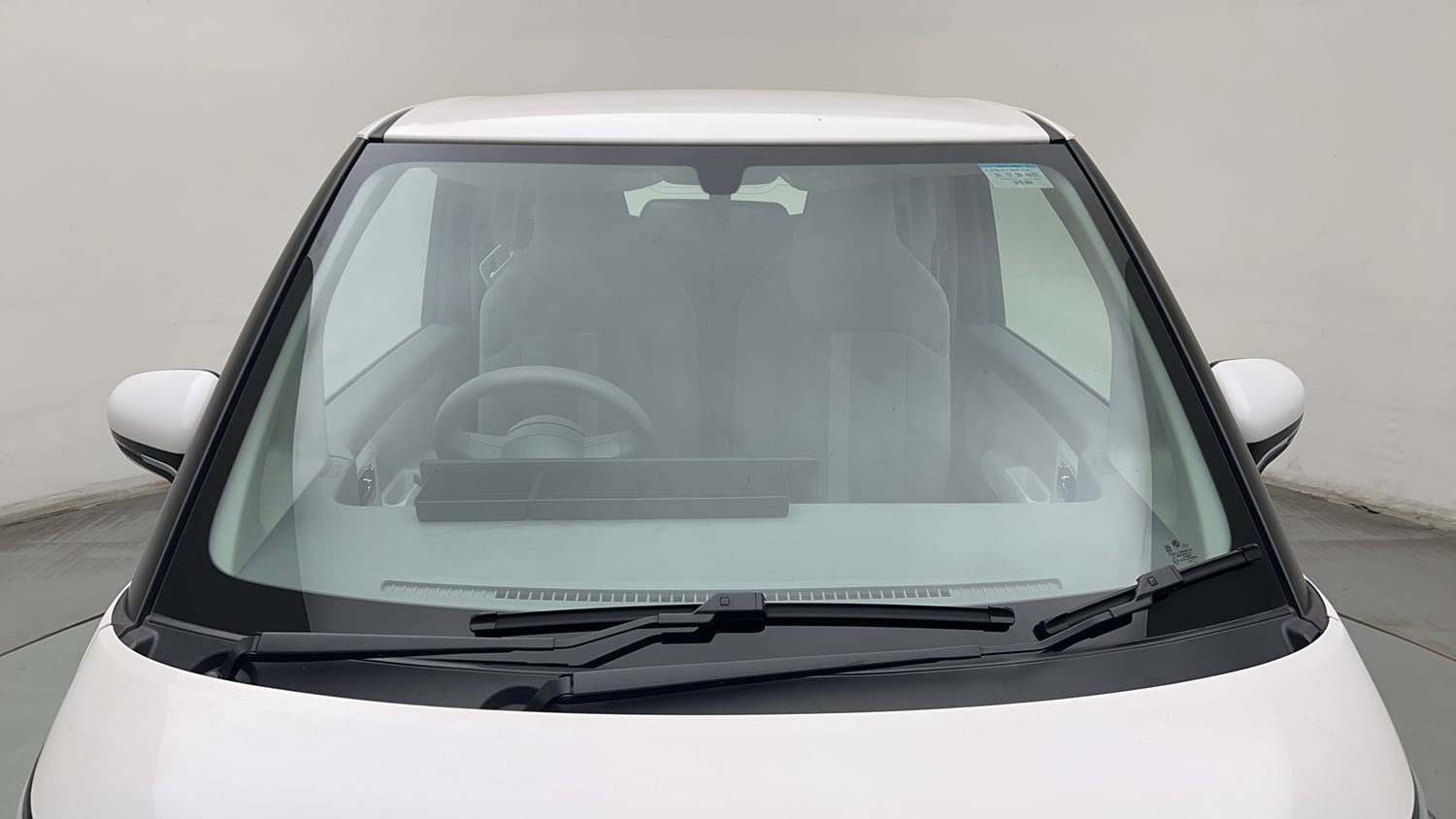 Used 2024 MG Motors Comet EV Excite Electric Automatic exterior FRONT WINDSHIELD VIEW